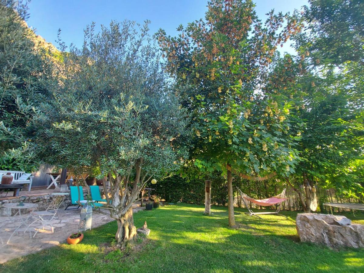 Casa Corazon De Piedra En El Rio Dulce Guest House Aragosa ภายนอก รูปภาพ