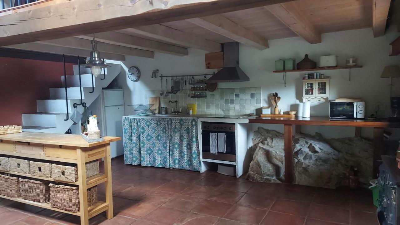 Casa Corazon De Piedra En El Rio Dulce Guest House Aragosa ภายนอก รูปภาพ